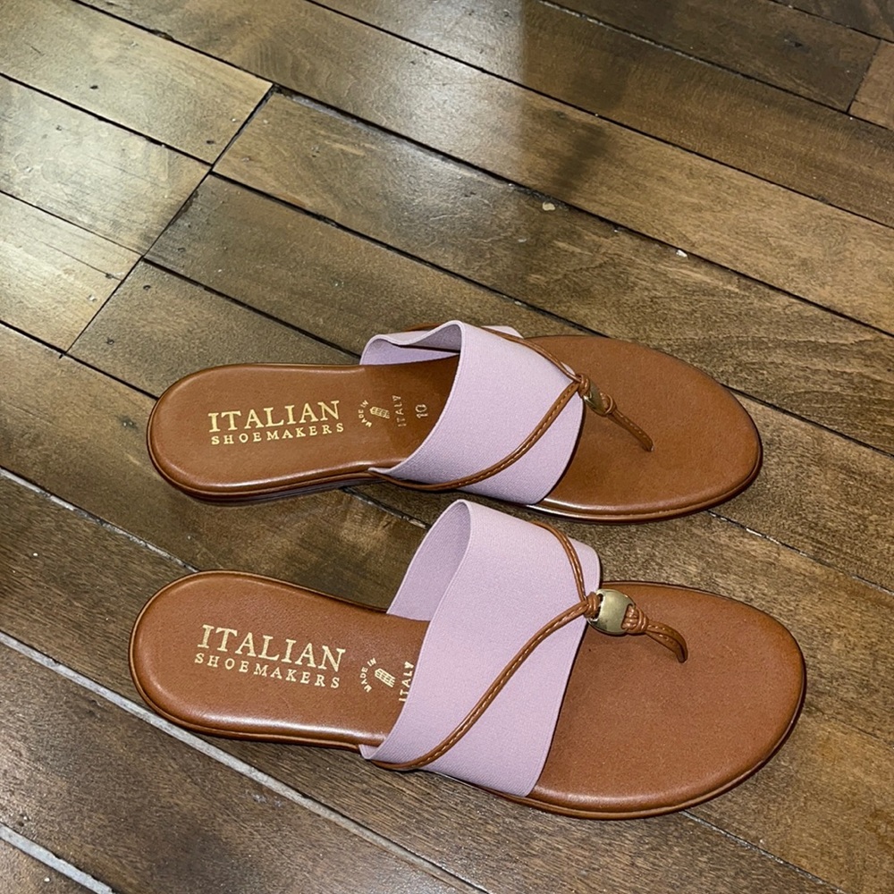 Cute flip flops size 10